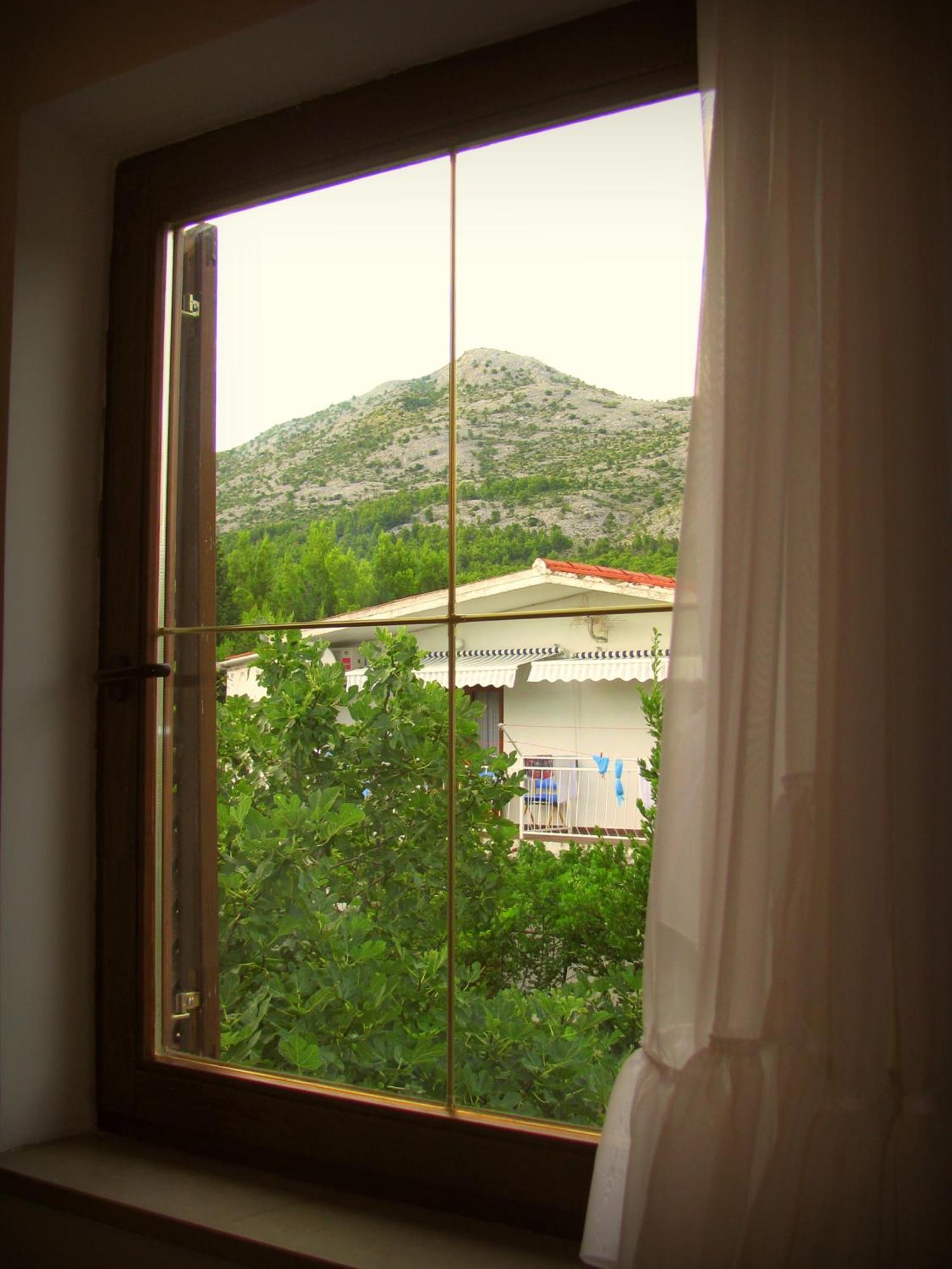 Apartments And Rooms Mare-Monti スタリグラード 部屋 写真