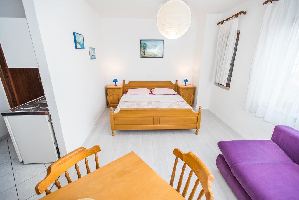Apartments And Rooms Mare-Monti スタリグラード エクステリア 写真