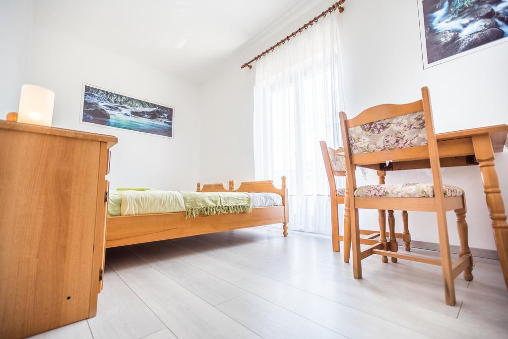 Apartments And Rooms Mare-Monti スタリグラード エクステリア 写真