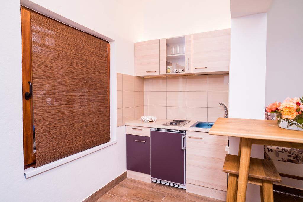 Apartments And Rooms Mare-Monti スタリグラード エクステリア 写真